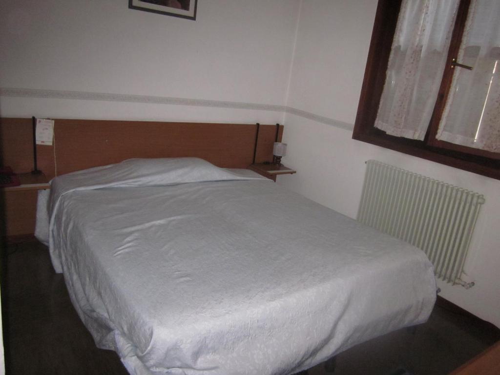 Albergo Leon Bianco Moggio Udinese 部屋 写真