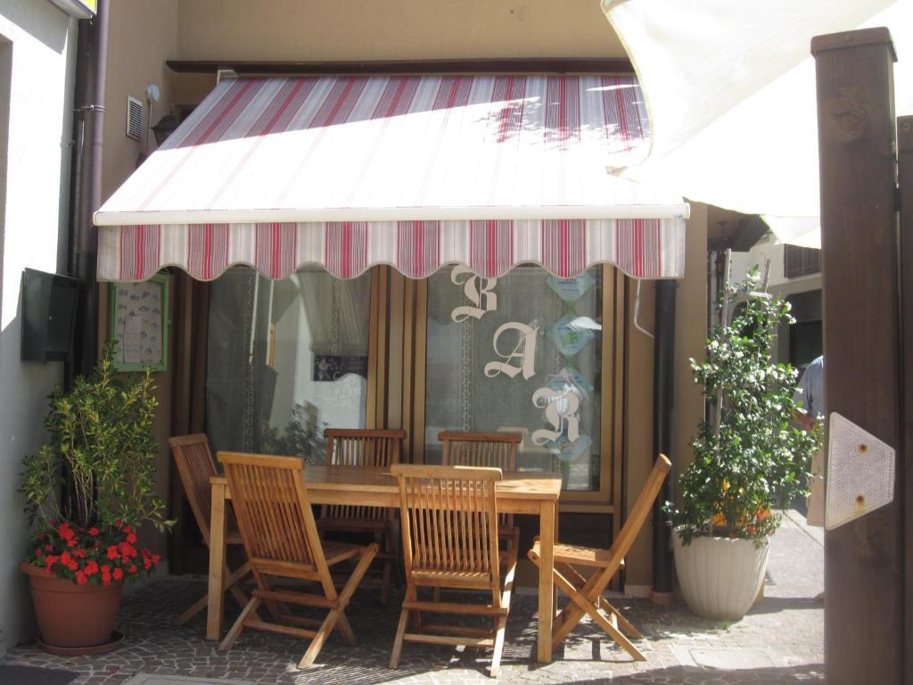 Albergo Leon Bianco Moggio Udinese エクステリア 写真