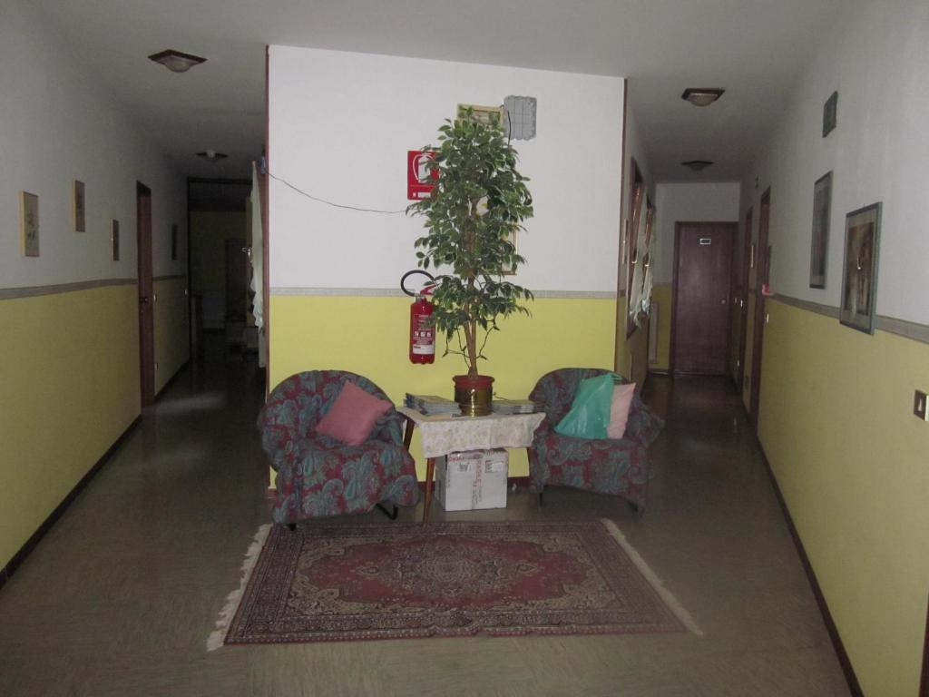 Albergo Leon Bianco Moggio Udinese エクステリア 写真